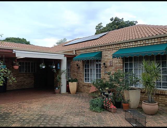 2 BEDROOM CLUSTER FOR SALE IN ALBEMARLE